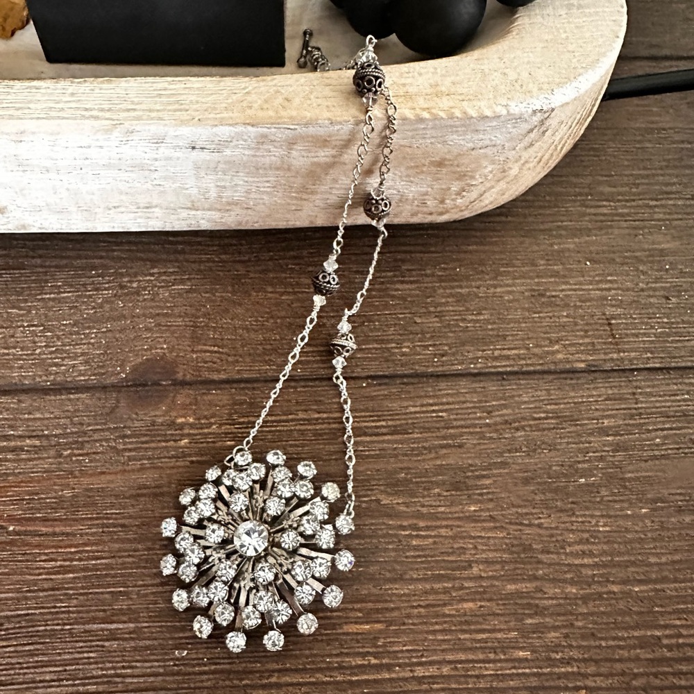 Vintage style, silver, starburst, rhinestone pendant necklace